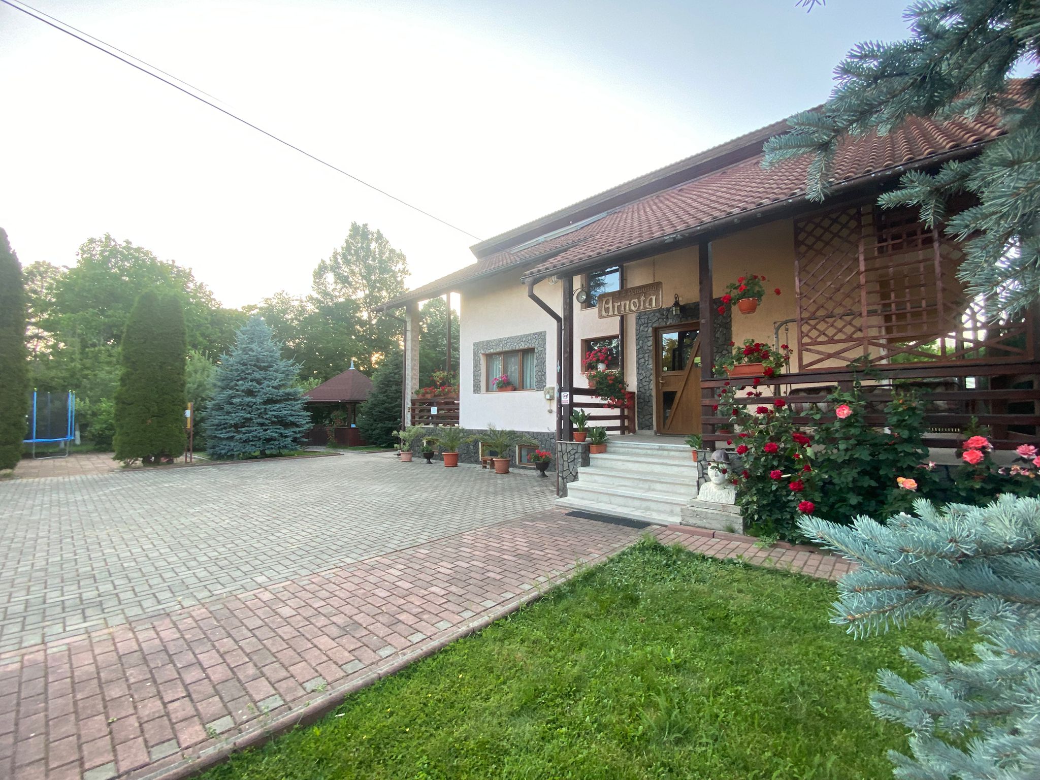 ab98b8e5-612c-4fd0-aeed-617d3829203b